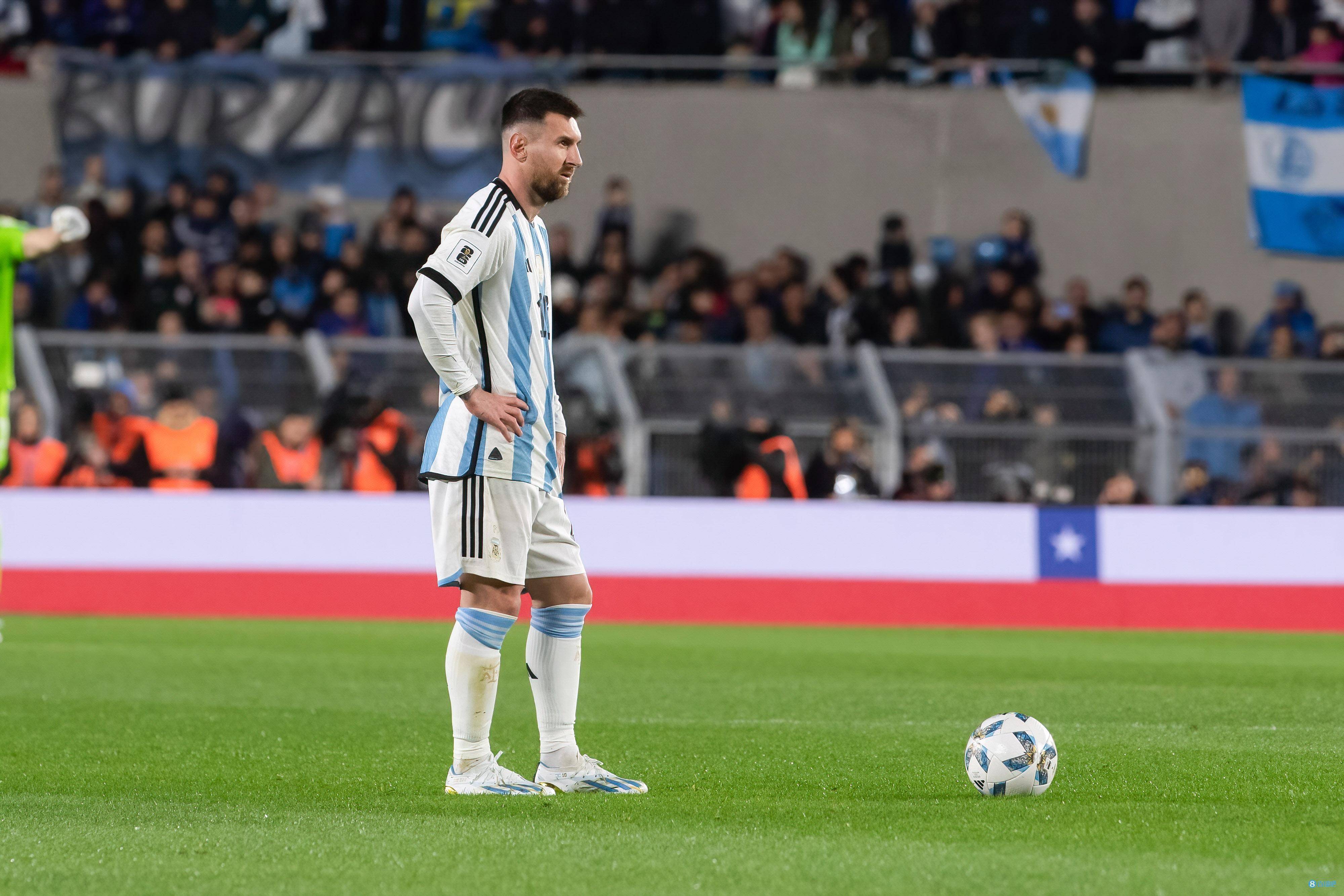 奥特加：梅西给所有阿根廷人带来快乐，他还能参加两届世界杯_球场上_足坛_名宿