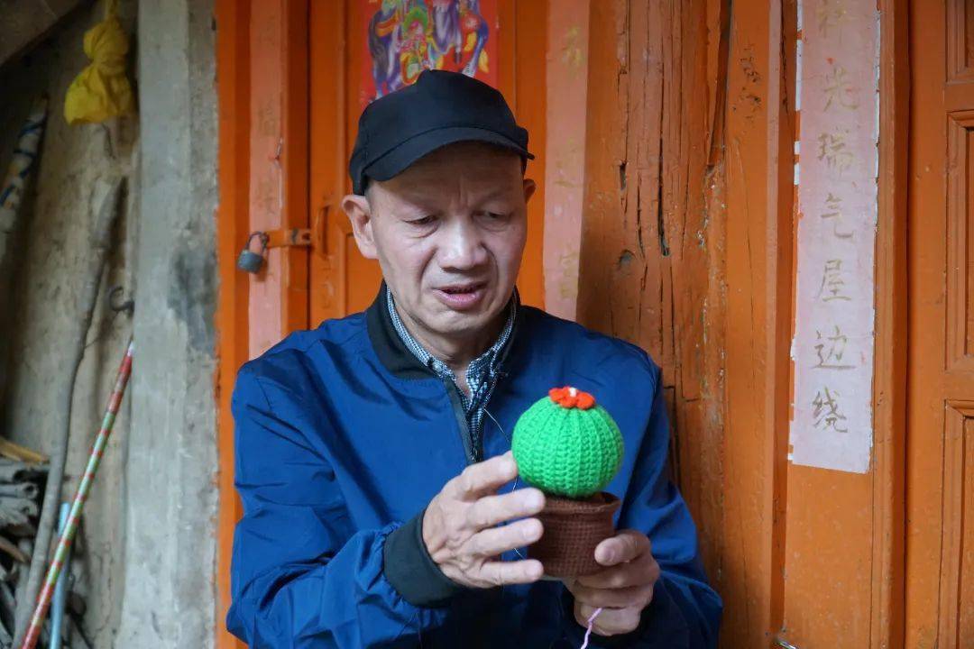 李学兴:巧手生花 钩织多彩生活_毛线_手工_玩偶