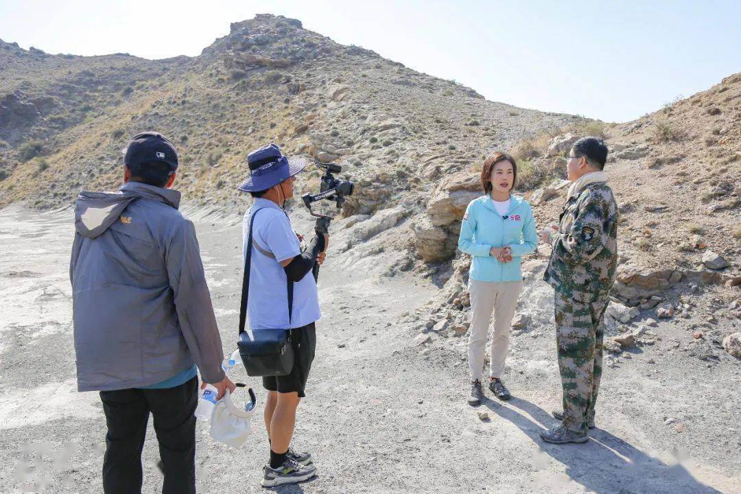 调研,踩点,筛选后,将镜头聚焦我市银河湾,天河湾,沙湖等湿地生态变迁