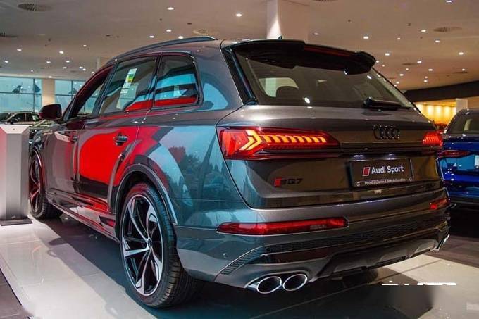 奥迪Q7性能版配置曝光 12月交付预售116.98万