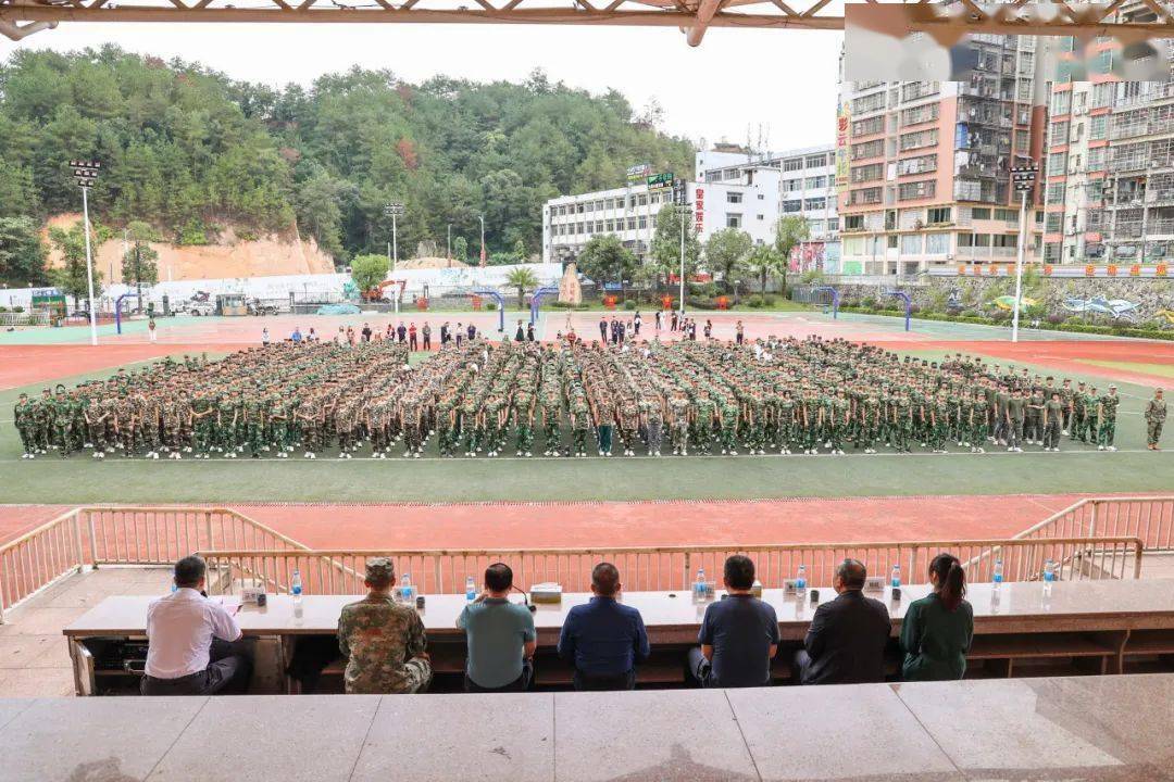 大埔虎山中学高一新生军训圆满完成_演练_活动_领导