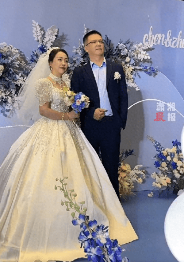 52岁新娘和48岁新郎结婚，知情人：两人都是头婚也没有孩子，恋爱7年，打麻将认识的保养祝福视频 7910