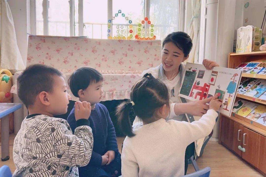 全环境立德树人 | 勤思巧干 以德育人——周涛名班主任工作室介绍