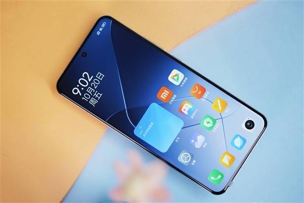 10倍耐摔！官方揭秘小米14 Pro自研龙晶玻璃：复杂工艺叹为观止(图1)