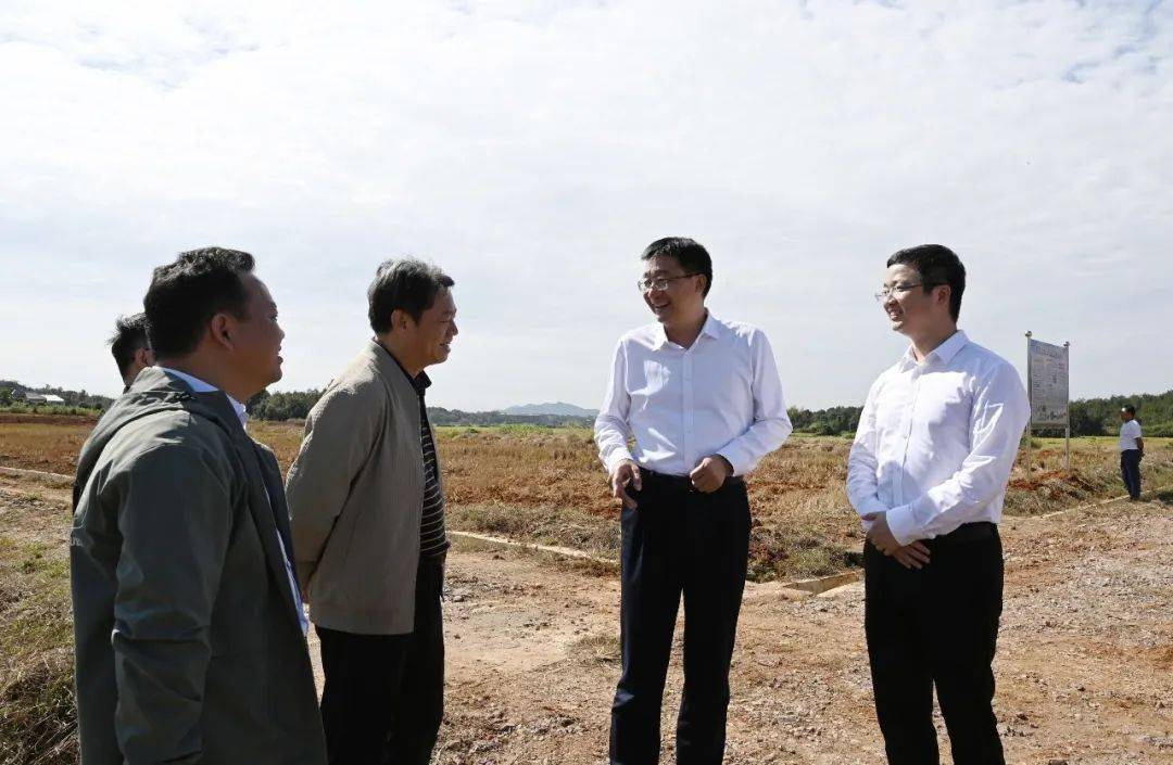 吴宜文,陈克胜及李慷参加.