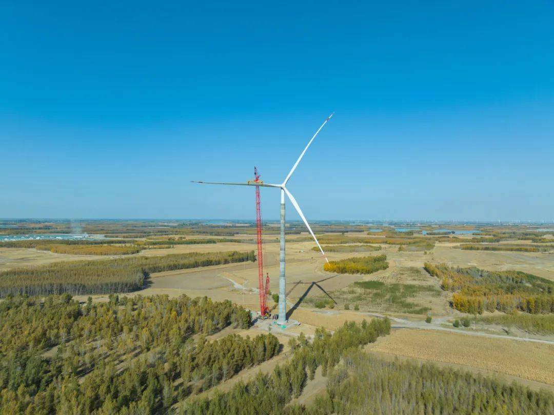 吉林吉西基地鲁固直流140万千瓦外送项目2-1(风电场260mw)工程首吊