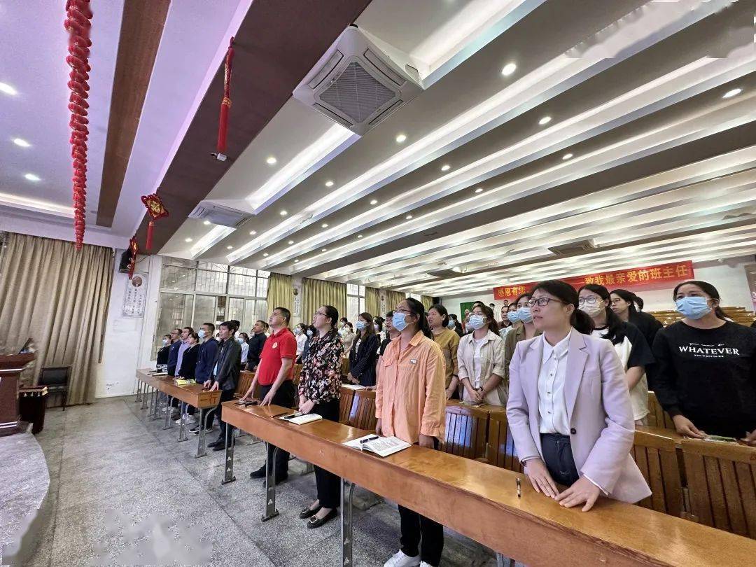 广东英德市华粤中英文学校:潜心生本教学提升 打造5g生本课堂_培训