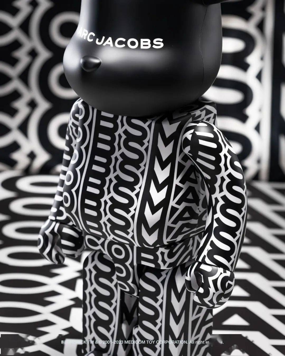 va墨镜,tesla猫窝.今年潮玩买哪款?_设计_眼镜_peter