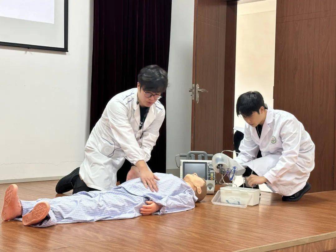柳州市救助管理站开展“关爱生命,救在身边”急救演练活动_操作_技能_医生