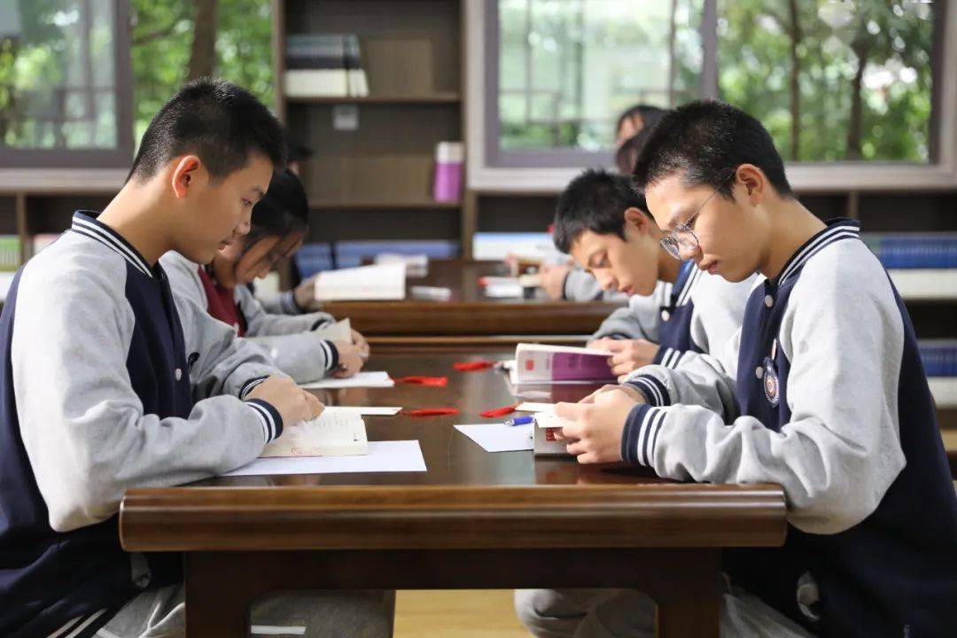 忠县汝溪镇九亭小学校读书活动▲重庆科学城树人思贤小学校师生共读活