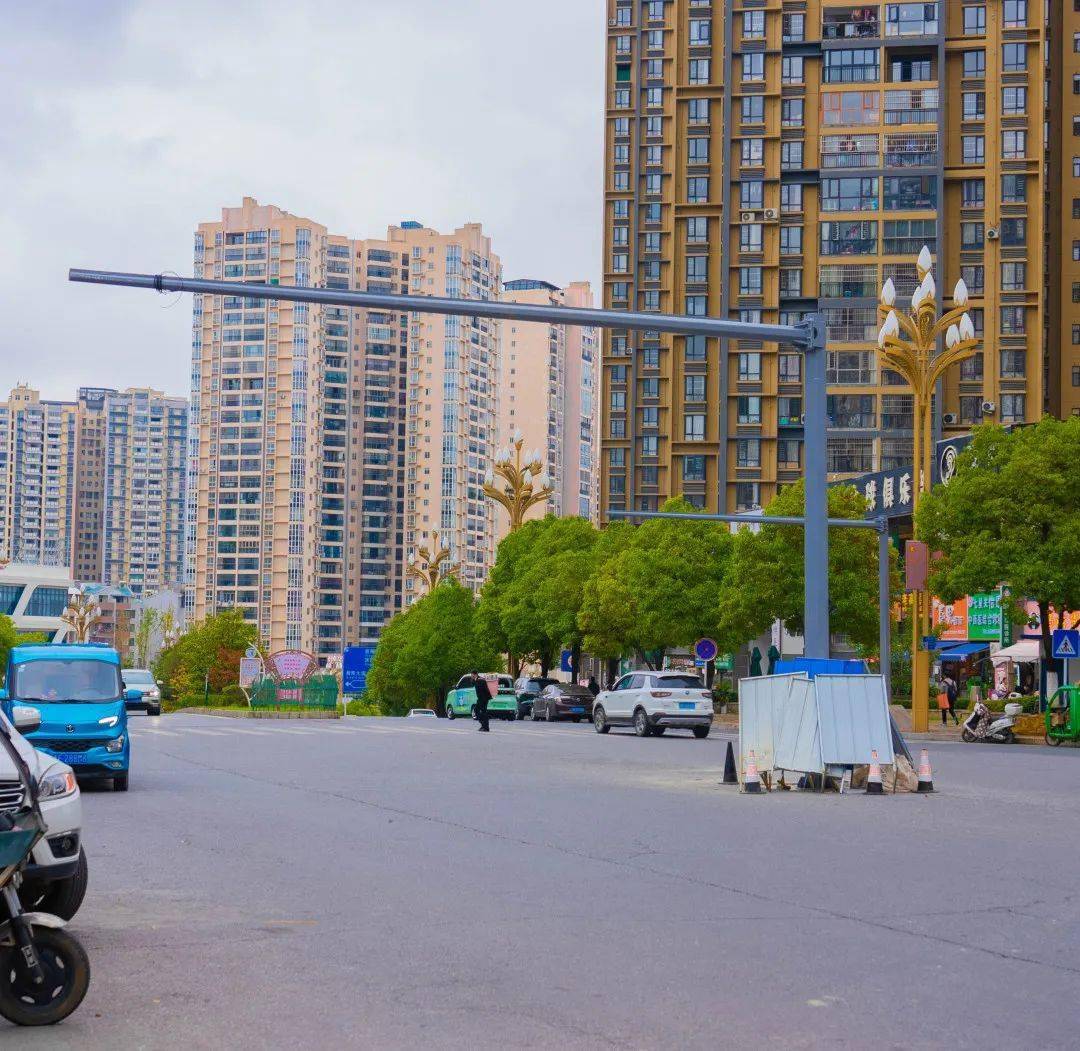 毕节北站路口工业大道海子街加油站路口德溪大道玖珑台路口拓海山语城