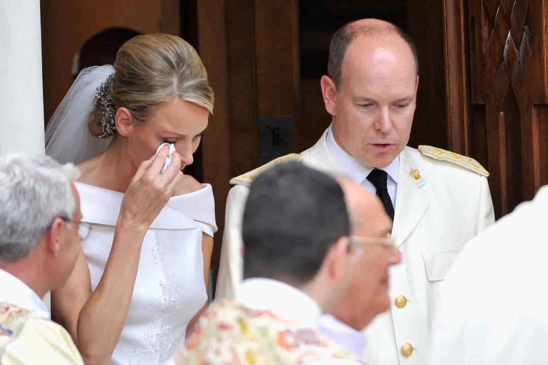 好消息:吻了,坏消息:是装的_夏琳_阿尔贝二世_摩纳哥