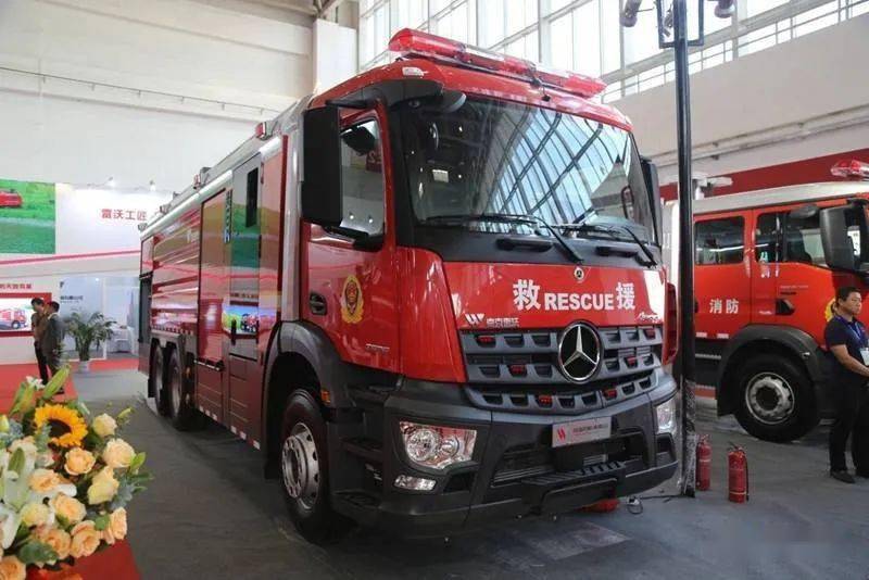 2023中国国际消防展——奔驰arocs泡沫消防车_搜狐汽车_搜狐网