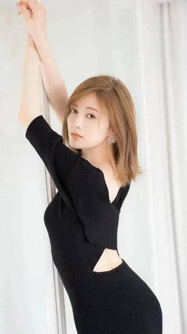 白石麻衣：日本人气性感女星系列三,人间尤物 大胆出演,你心动吗？