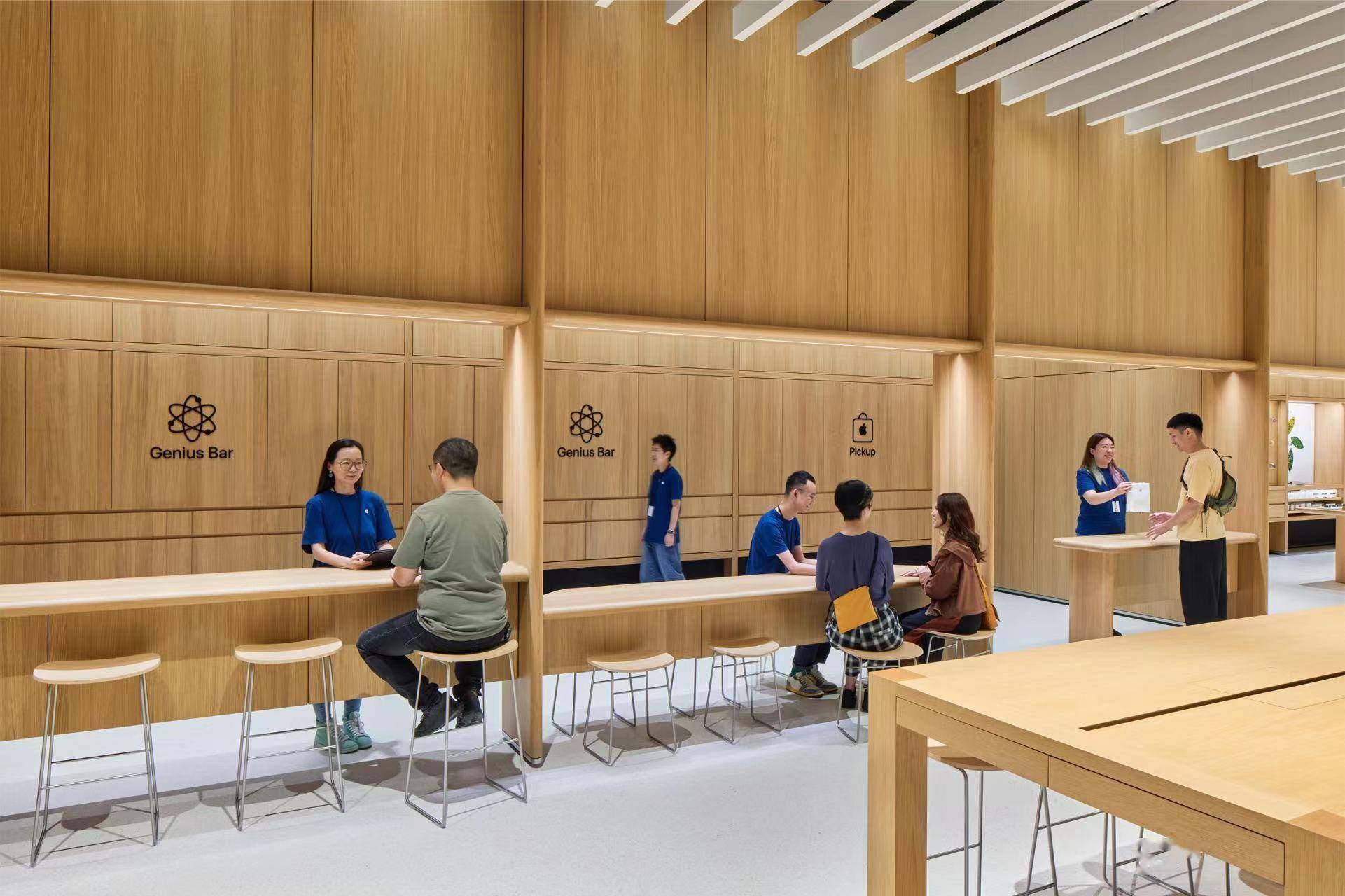 苹果在中国发布了最大产品,处处都有 iphone 的影子_apple_store_门店