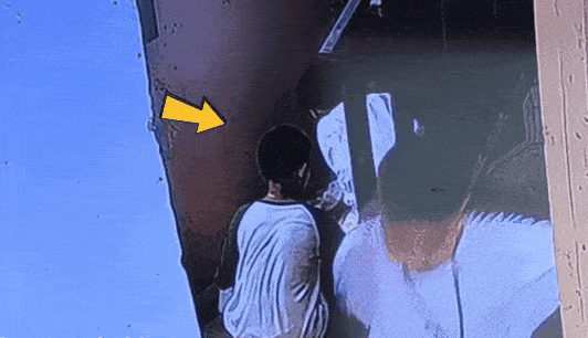 监控拍下全过程!孩子好奇心又闯祸_小孩_火势_打火机