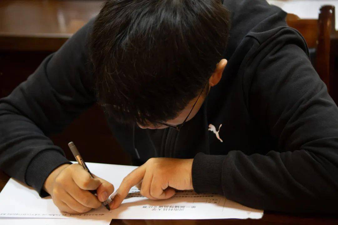 如何看待孔乙己脱不下的长衫2.