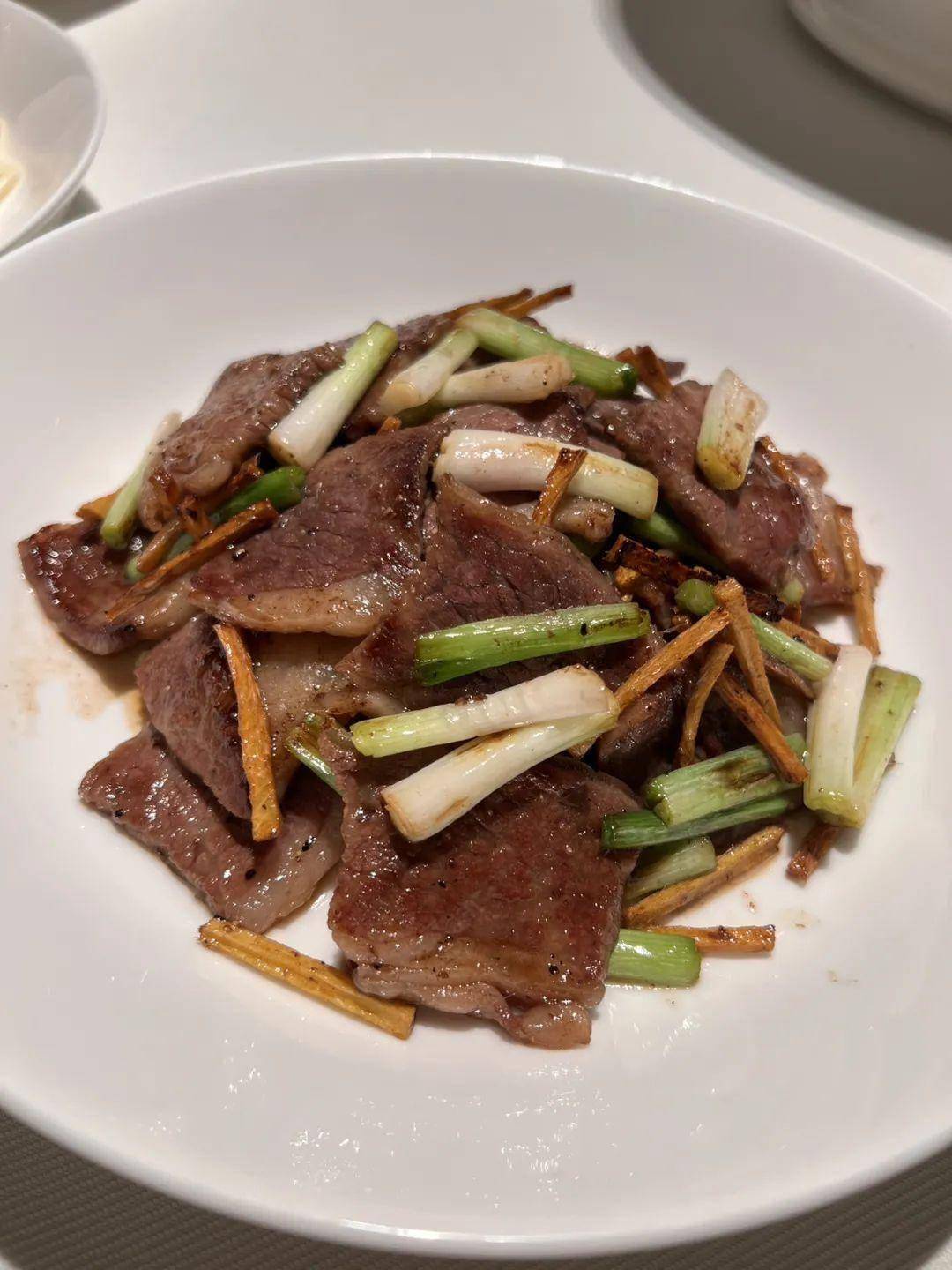 晚上去了炳胜私厨和全哥一起吃饭,试了炳胜的几个新菜.