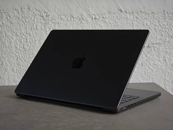 一年两更的macbook pro 依托m3系列芯片全面加速