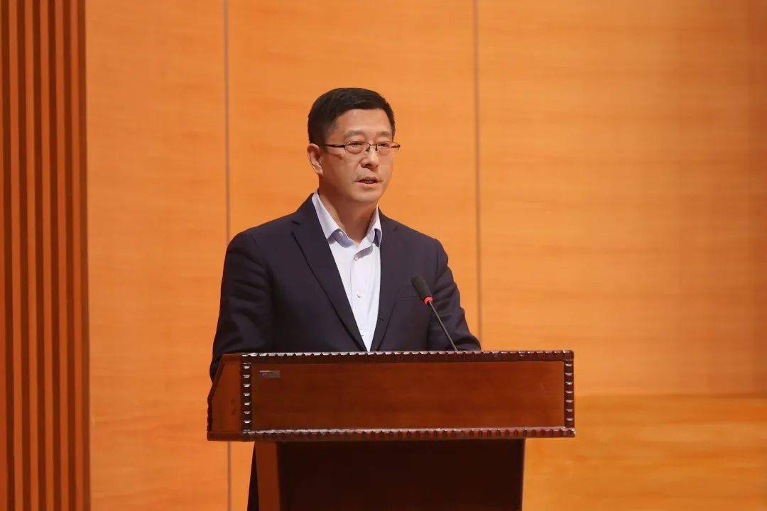 辽宁省教育厅二级巡视员龚建斌,沈阳音乐学院党委书记赵恒心,副院长