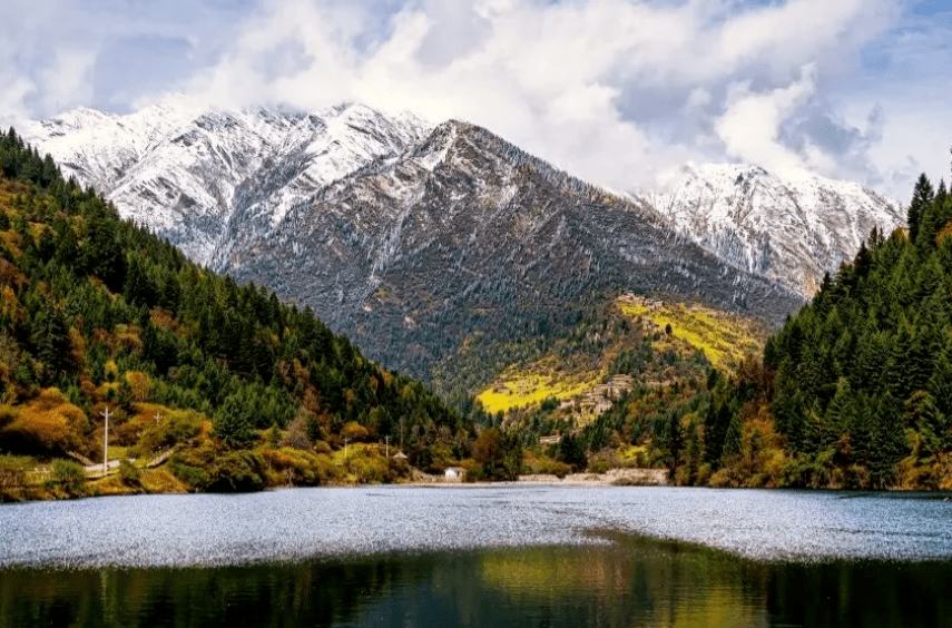 这座亚洲最美小县城低调得令人心疼,却比九寨沟丰满_冰川_地方_雪山