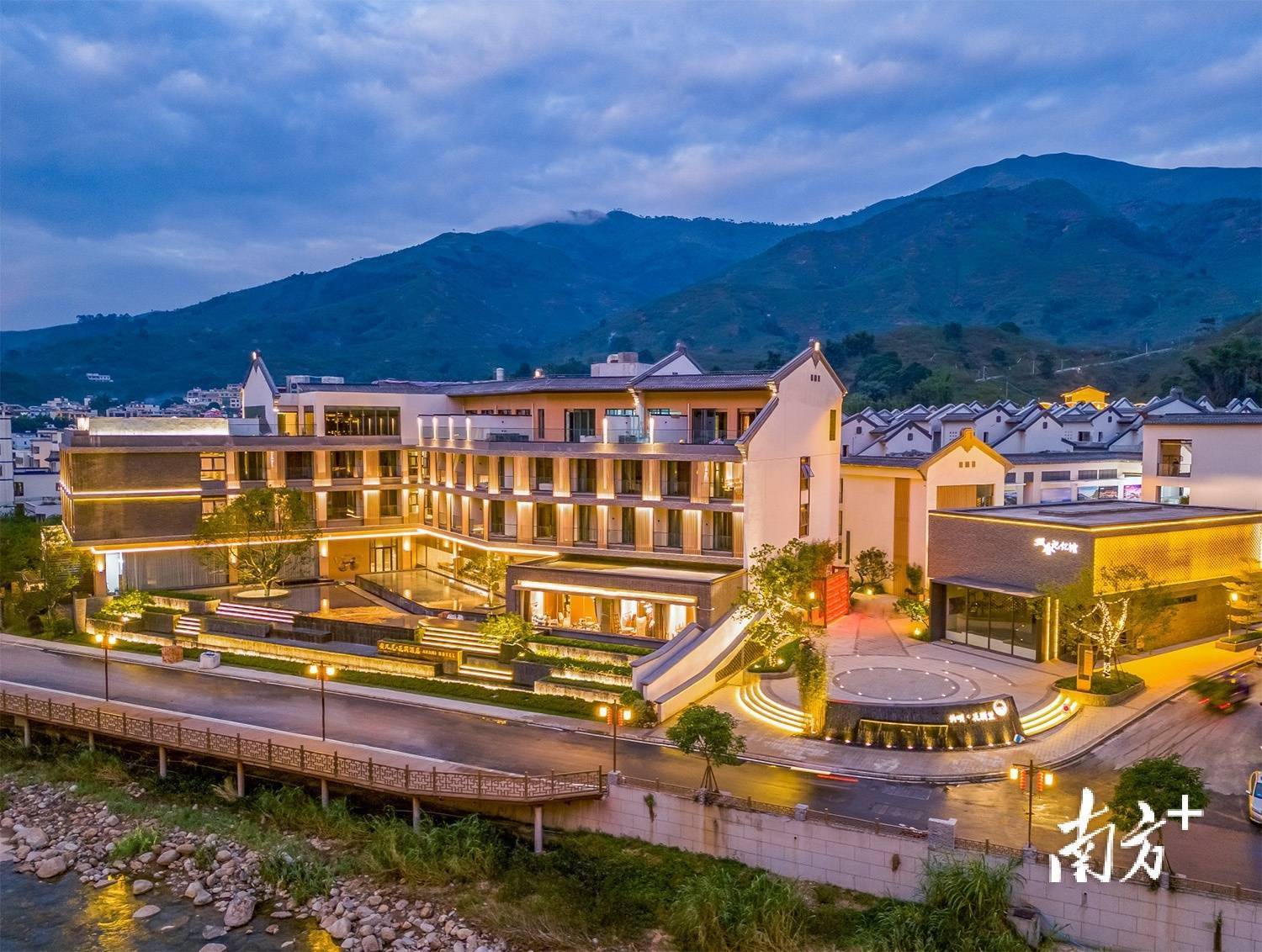 茂名信宜市钱排镇:一颗三华李三笔实惠账_农文旅_融合_度假