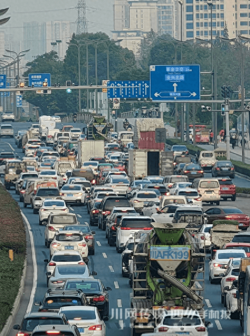 每天走成新蒲快速通道过,这里都在堵车,随时打开地图看,都在拥堵