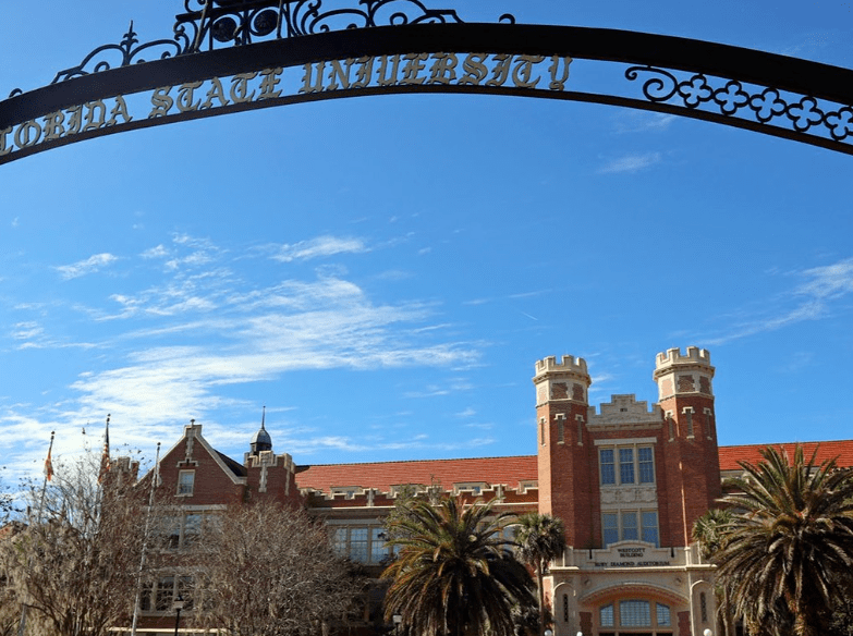 今天去santa monica海滩闲逛,明天去好莱坞影城参观,后天去迪士尼嗨玩