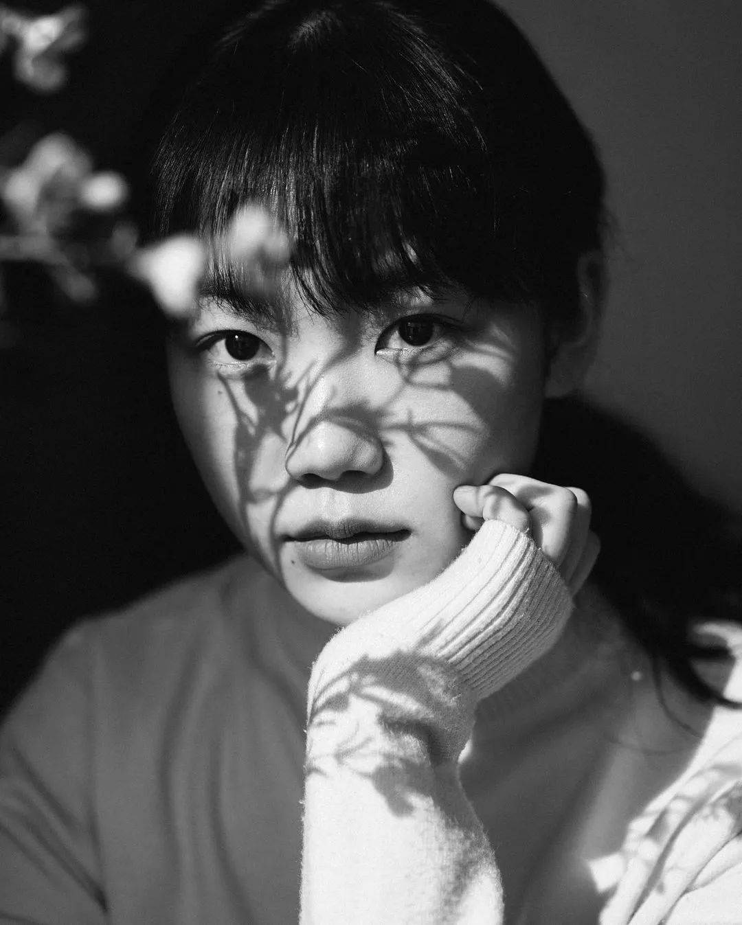 吹爆这位韩国摄影师,情绪人像太有质感了!_画面_作品_女孩