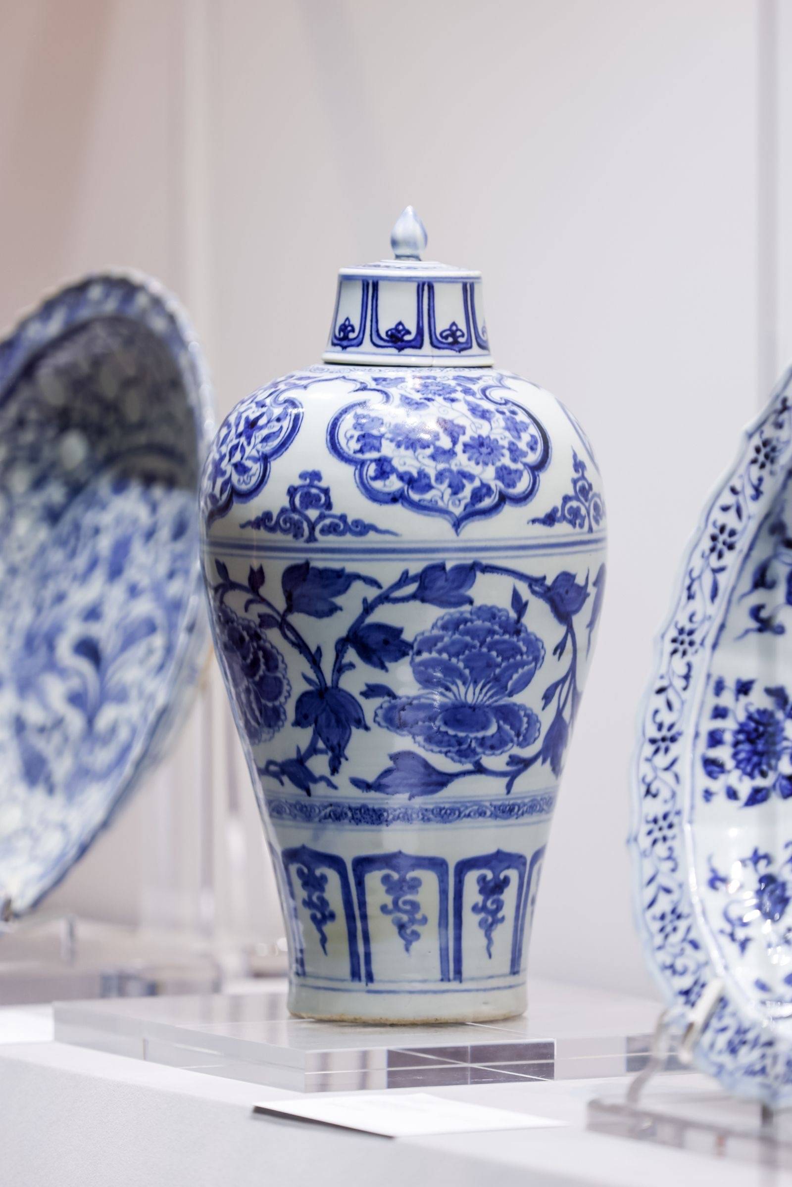 佳士得2023香港秋拍来沪预展,中国艺术品成最大的亮点_常玉首_瓷器