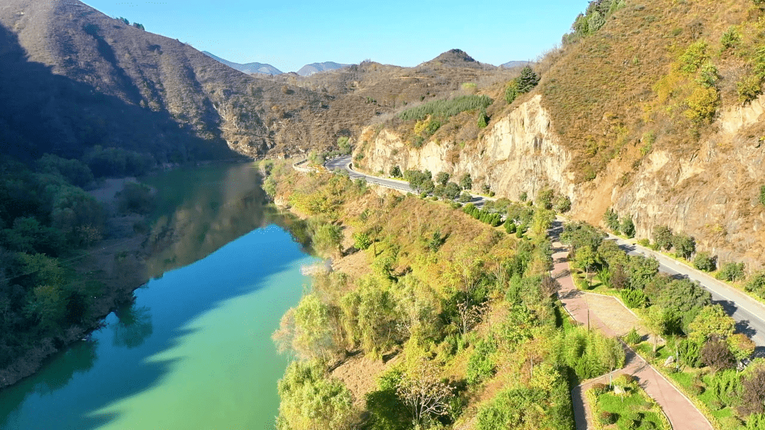 打卡242国道——南秦水库段_路段_盘山公路_秋雨