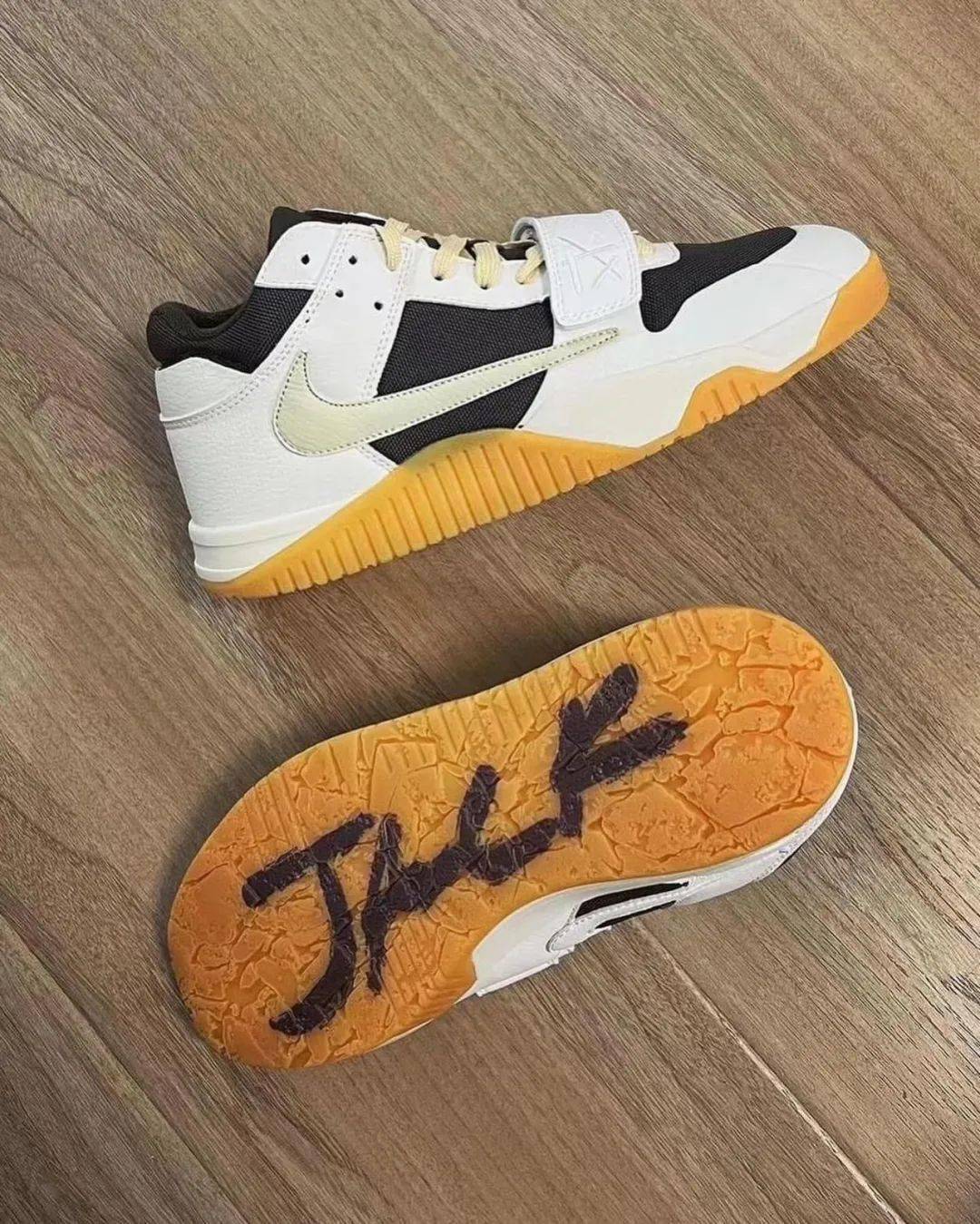 travis scott变异倒钩来袭!nike直接卖货到平台?提前货全部假货!