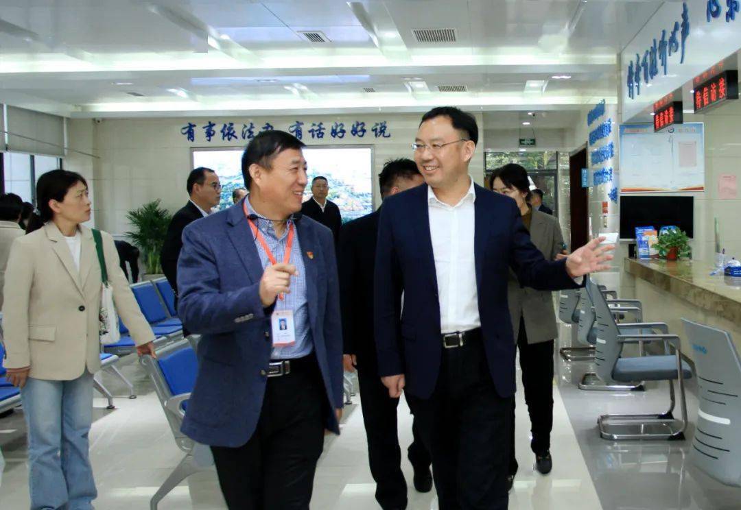 会议期间,与会人员还实地观摩了贾汪区司法局大吴司法所(矛盾纠纷多元