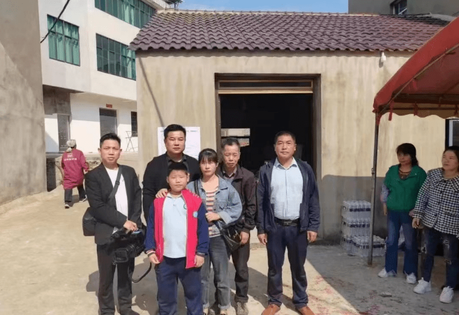 都昌一老师连遭不幸 县新联会自发筹集2万元善款_江西省_爱心_秦永锋