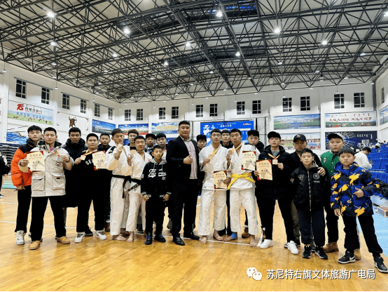 苏尼特右旗青少年体育俱乐部柔道队在第八届中国·内蒙古"阿拉坦额