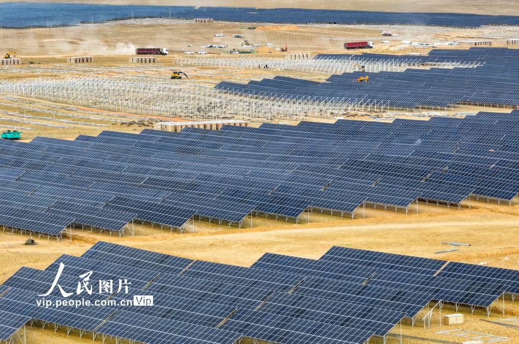内蒙古鄂尔多斯：400万千瓦新能源大基地项目即将并网发电_蒙西_施工_采煤