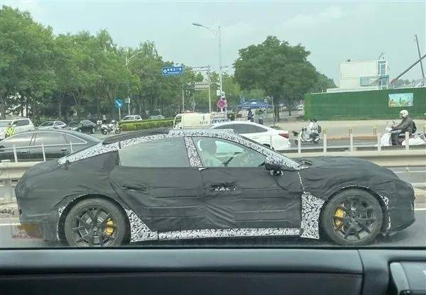 终于等到！这就是年轻人第一辆小米汽车(图3)