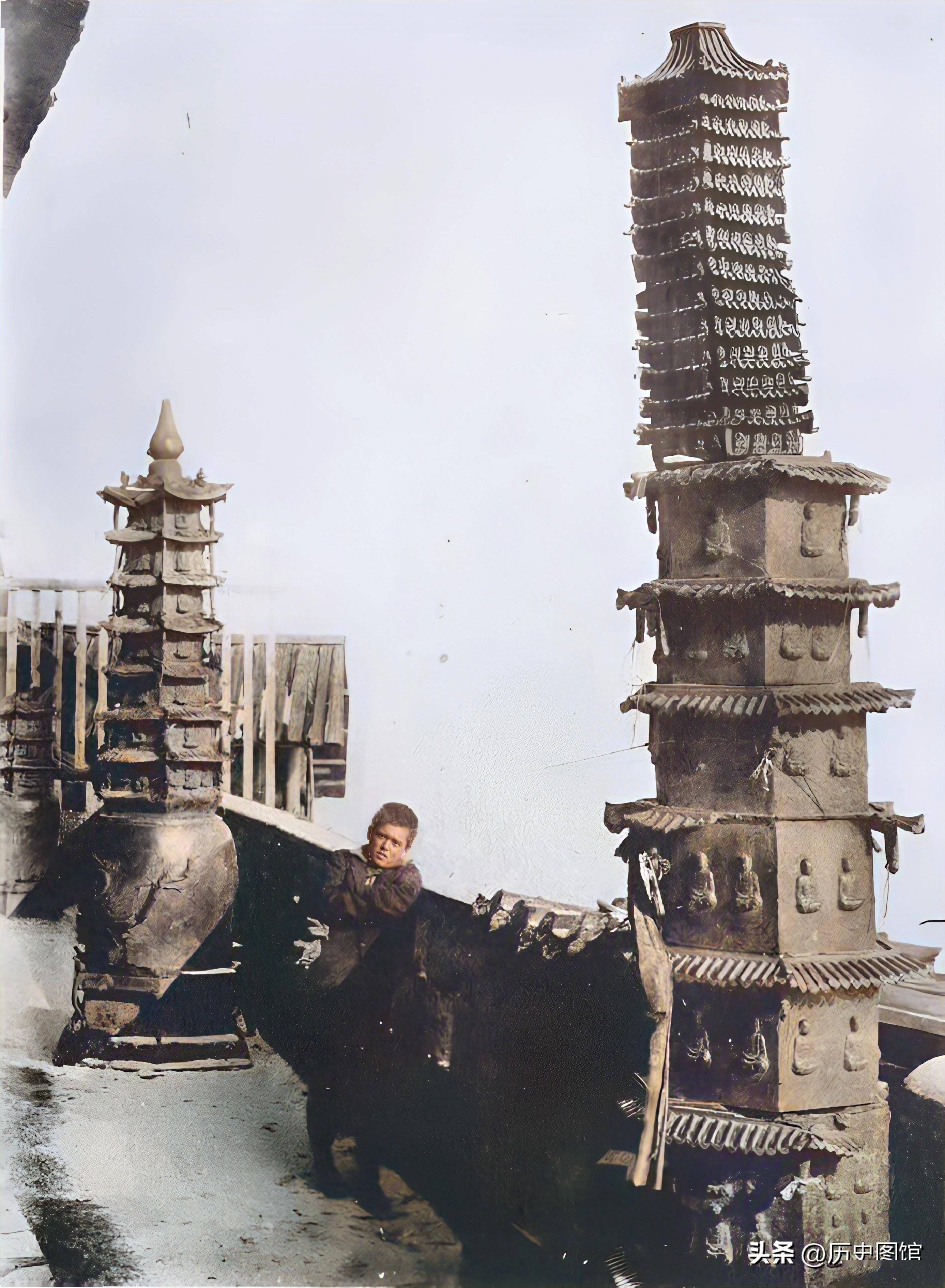 风光古朴又自然,山上见不到游客_金顶_华藏寺_建筑