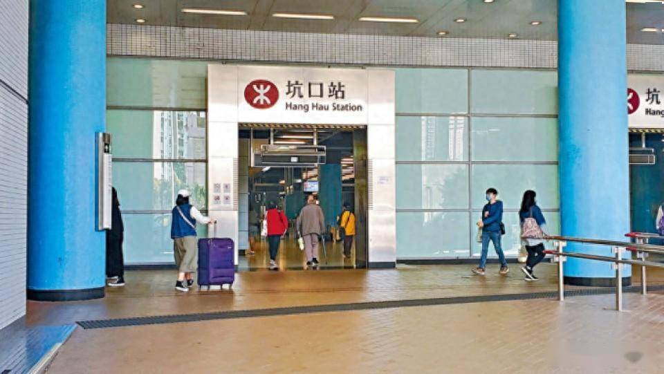 资料图片港铁将军澳线昨日有列车于坑口站"飞站",港铁向约200名受影响