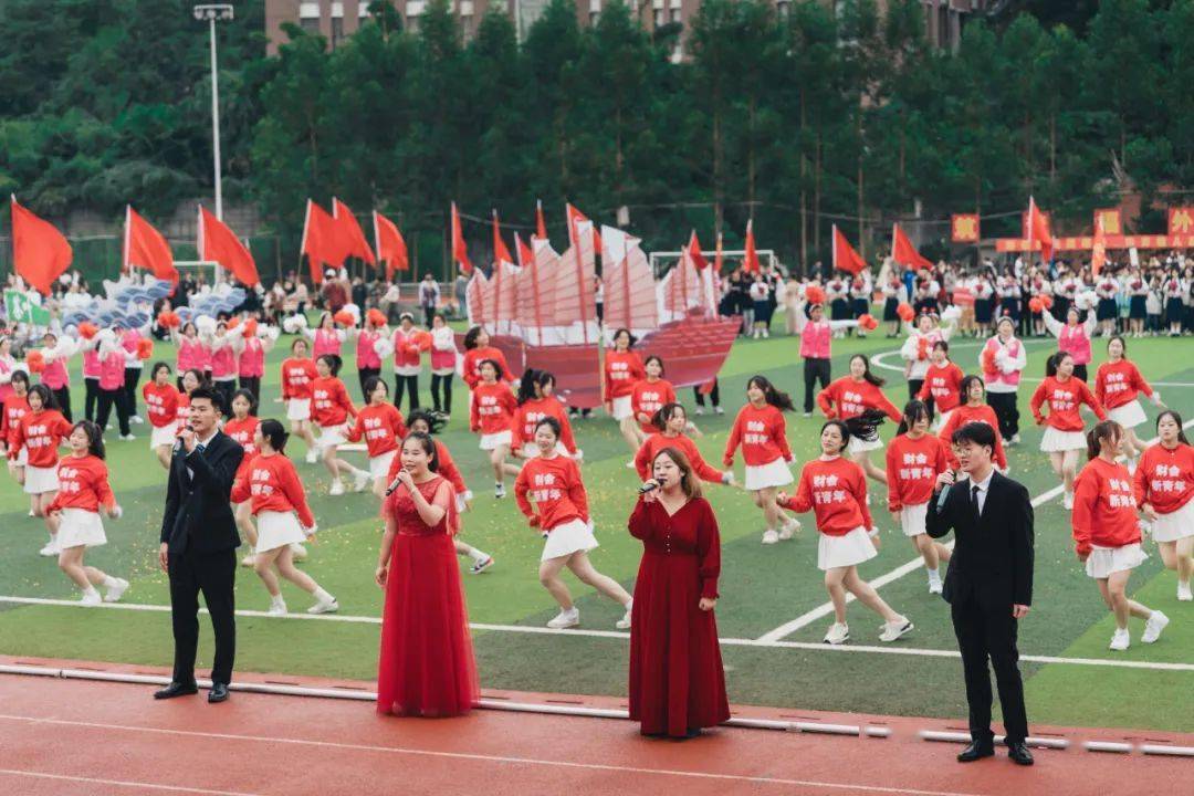 共济大数据学院龙腾虎啸展中华气魄科技进步是国之利器沐浴传统文化