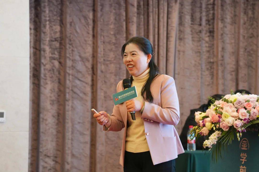 特邀康轩学前教育研究院研究员刘晶晶和刘银霞两位老师作为