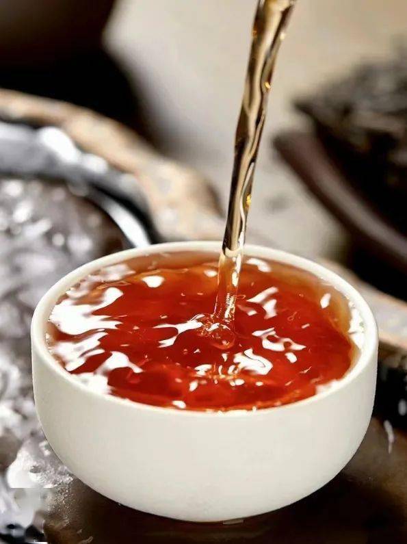 脱贫攻坚新征程,镇雄红金龙,黄金芽新品上市!