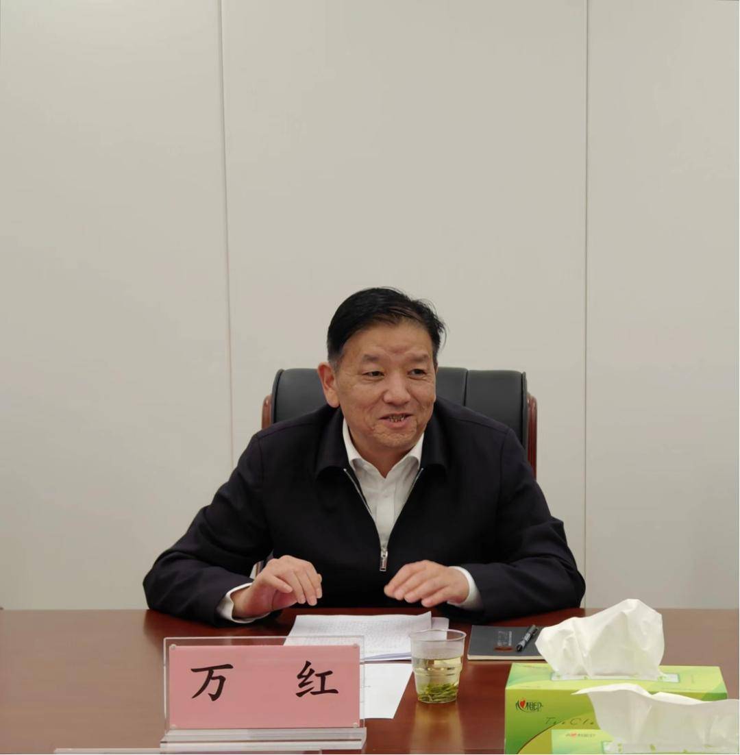 万红代表点军区委,区政府感谢省经信厅长期以来对点军经济社会发展的