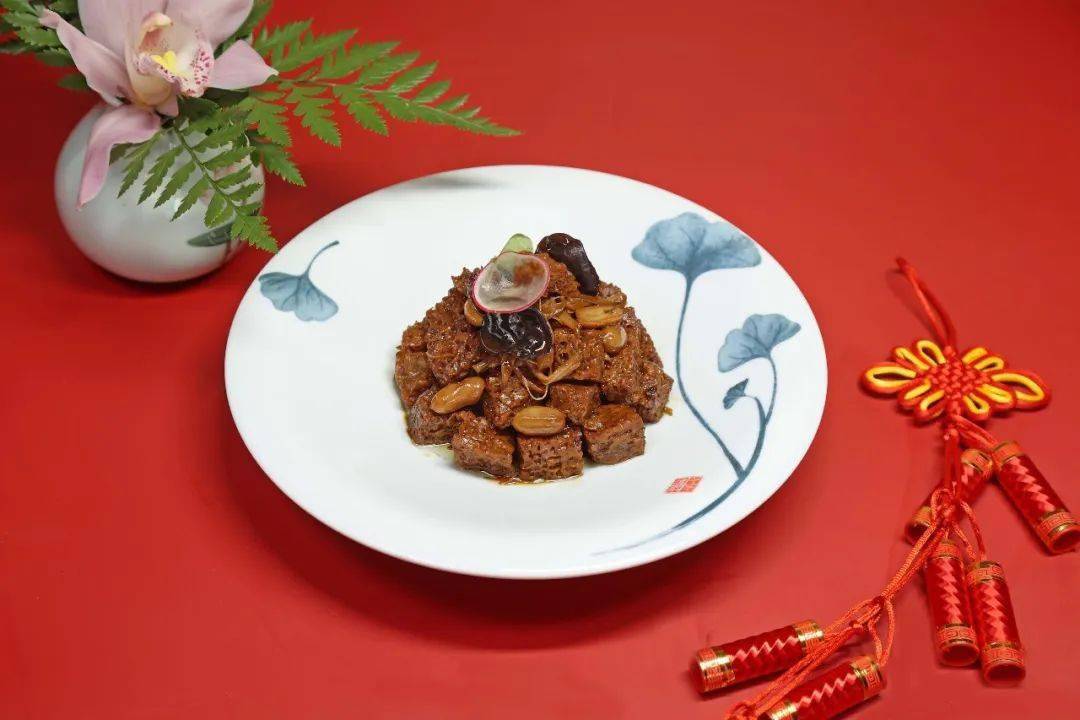 【东郊宾馆】爆款年夜饭开席!065388起抢4人欢聚食宿盛宴!