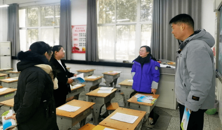 知识的教师,家长,校外有志之士,筹划建立"济渎家庭教育指导师"团队,现
