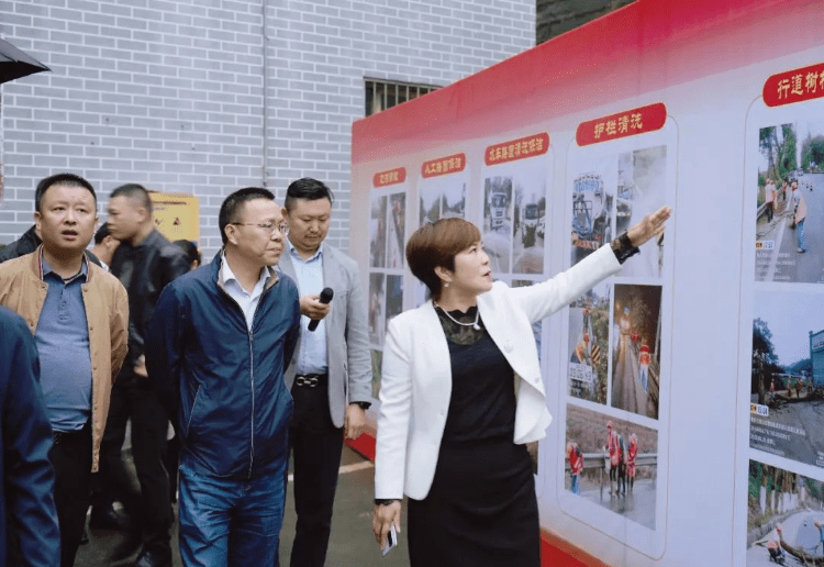 重庆市公路事务中心书记任洪涛,重庆市公路事务中心副主任朱顺芳在