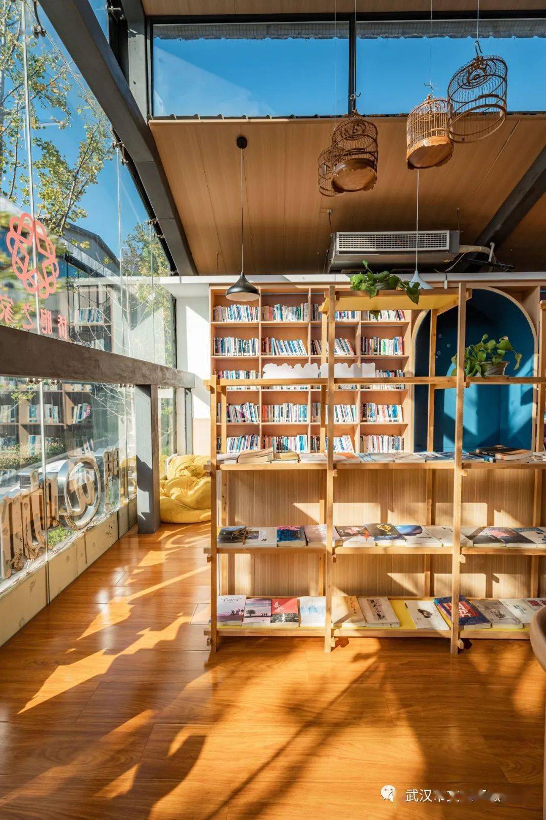 99我们@咖啡书房喝咖啡晒太阳在年轻人爆改的老厂房04电话