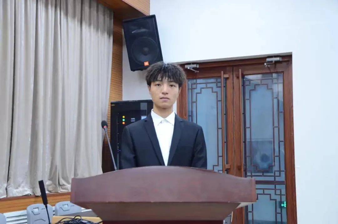 外联部部长 来自搜狐网