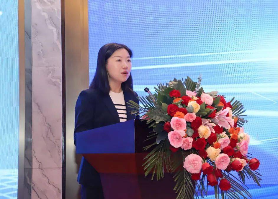 泰兴市副市长张鹏致欢迎辞11月21日,江苏省永磁电机标准化技术委员会