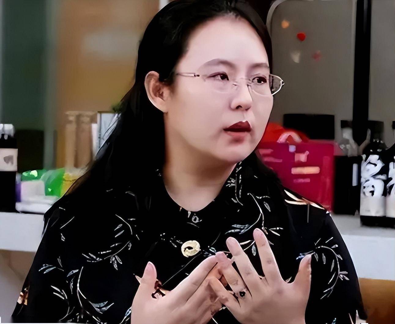 她是北大才女,嫁大11岁京东副总裁,称与蔡磊结婚不图钱_段睿_工作